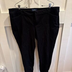 Old Navy Black Waistband Pixie Pants